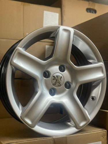 رینگ اسپرت چلنجر سایز 15 نقرهای نیریز(بسته ۴ عددی)